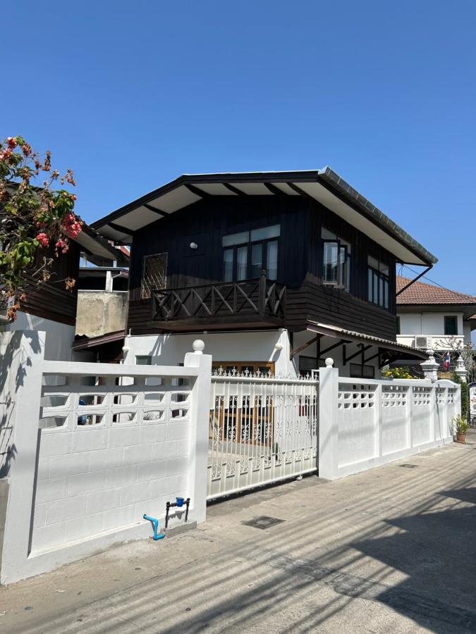 Cozy Villa In Chiangmai Old Town Chiang Mai Zewnętrze zdjęcie